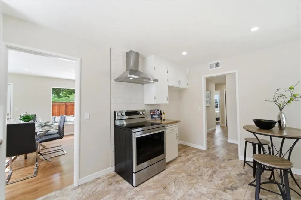381 Manchester Avenue Campbell, CA 95008