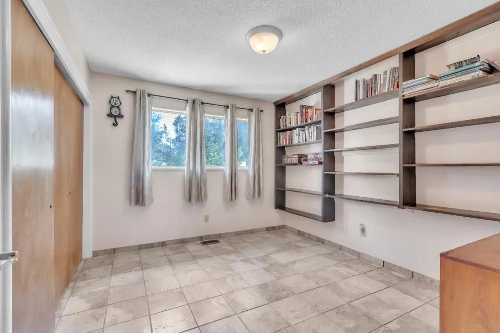 533 Hart Lane Sebastopol, CA 95472