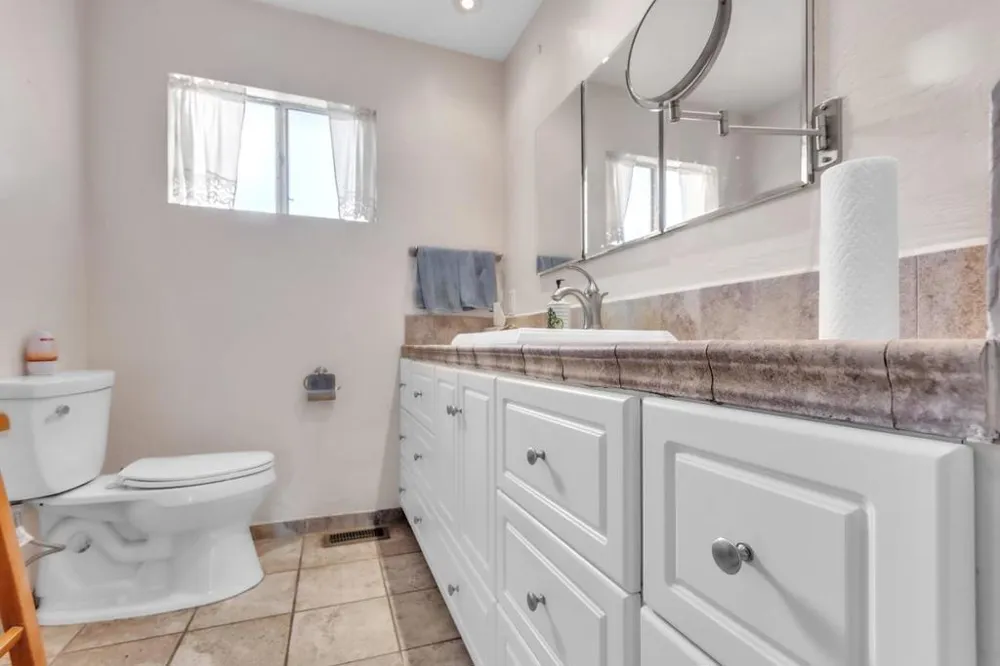 533 Hart Lane Sebastopol, CA 95472
