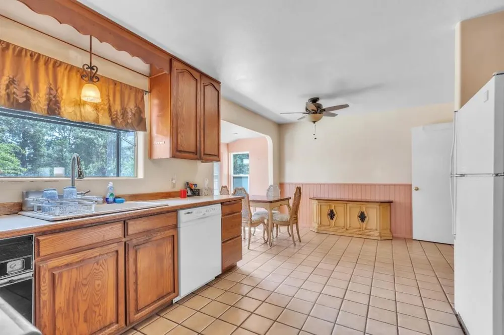 533 Hart Lane Sebastopol, CA 95472
