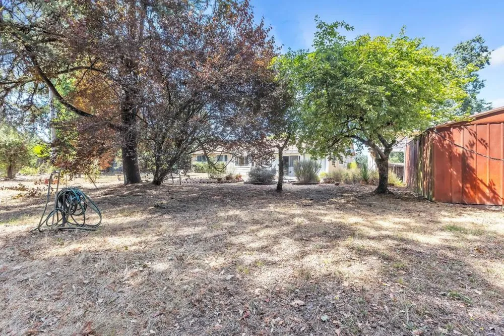533 Hart Lane Sebastopol, CA 95472
