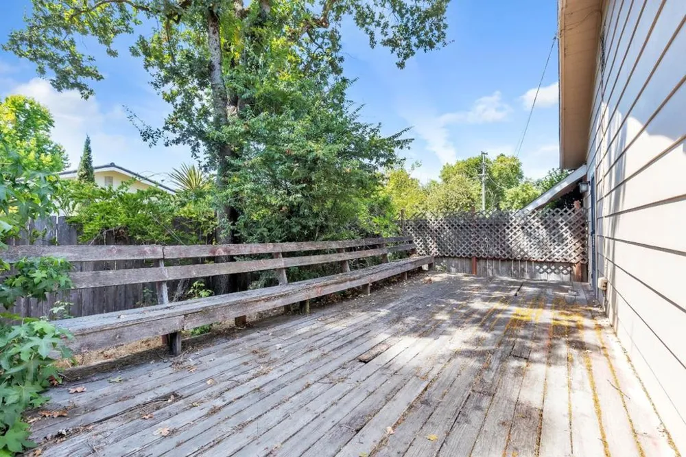 533 Hart Lane Sebastopol, CA 95472