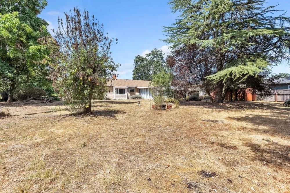 533 Hart Lane Sebastopol, CA 95472
