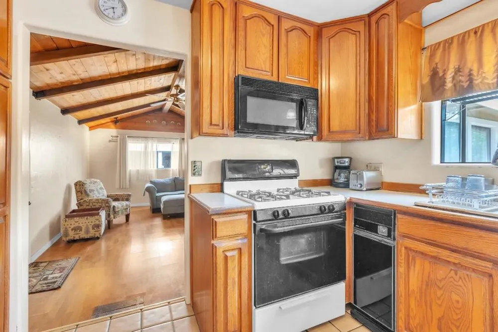533 Hart Lane Sebastopol, CA 95472