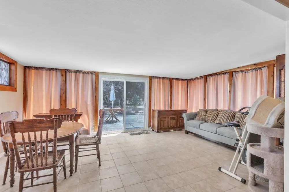 533 Hart Lane Sebastopol, CA 95472