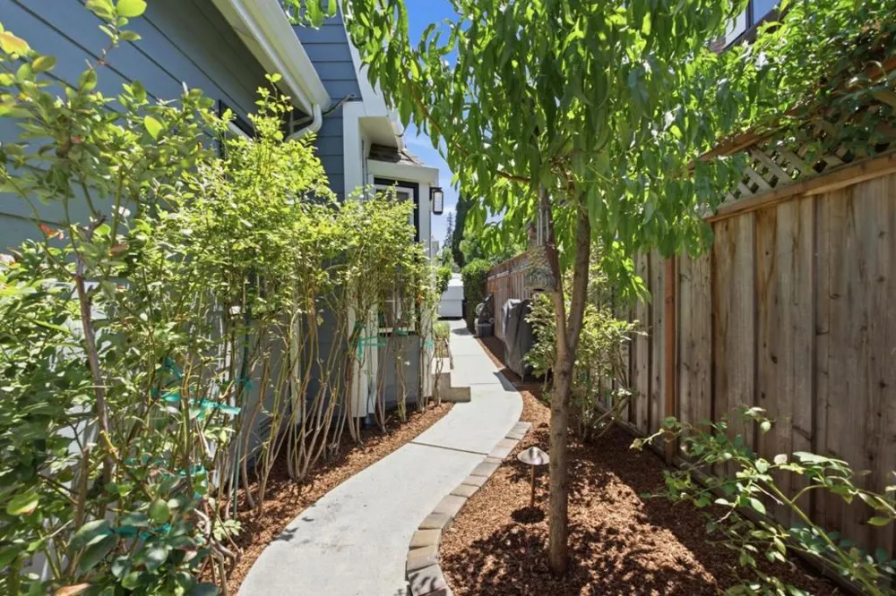 341 Arlington Road Redwood City, CA 94062