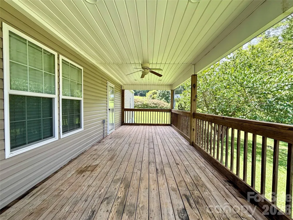72 S Greenleaf Road Hendersonville, NC 28739