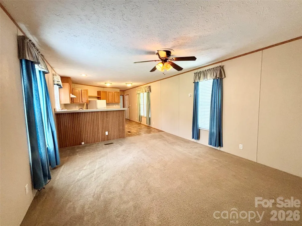 72 S Greenleaf Road Hendersonville, NC 28739