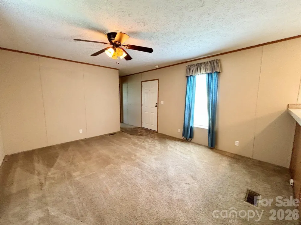 72 S Greenleaf Road Hendersonville, NC 28739