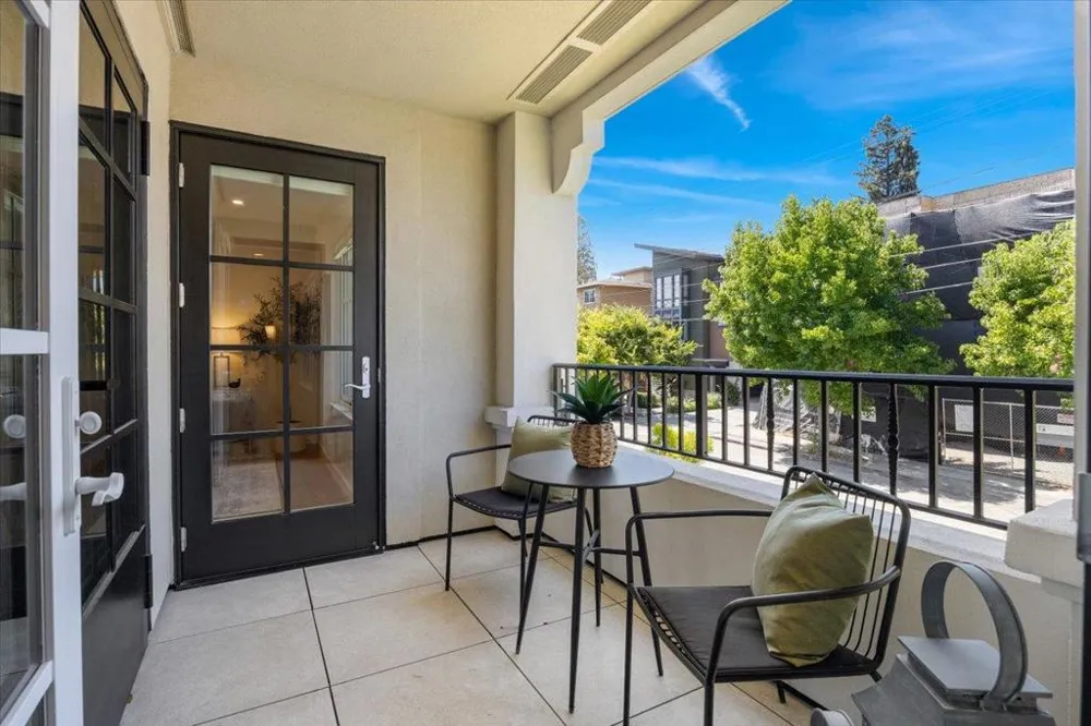 1501 Cherry Street #203 San Carlos, CA 94070