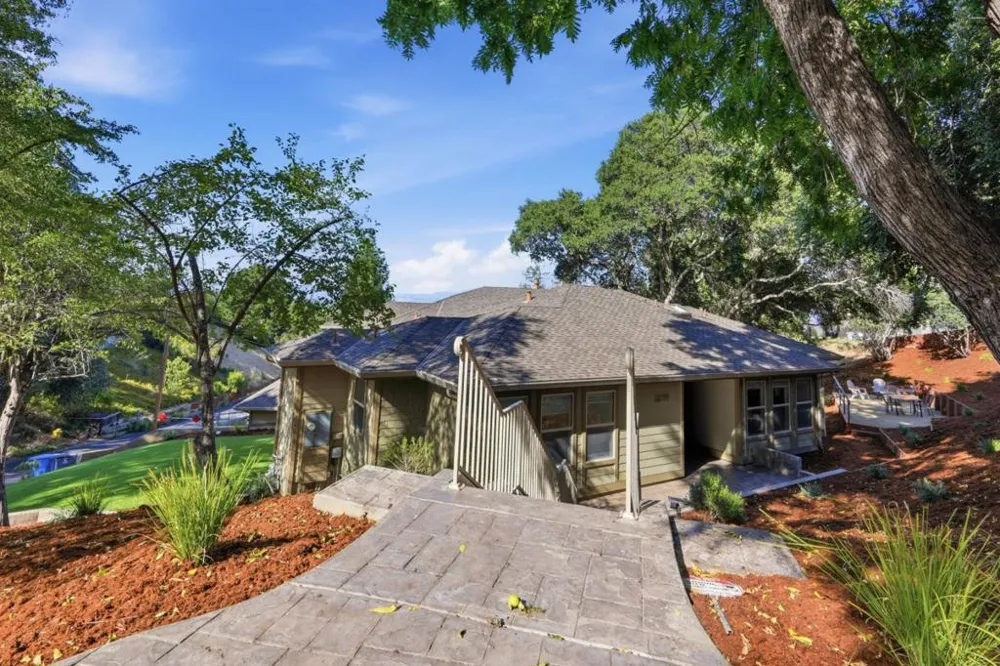 22755 San Juan Road Cupertino, CA 95014