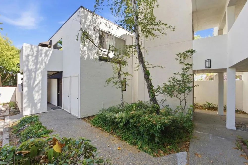1919 Alameda De Las Pulgas #14 San Mateo, CA 94403
