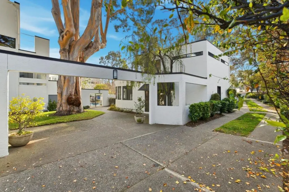 1919 Alameda De Las Pulgas #14 San Mateo, CA 94403