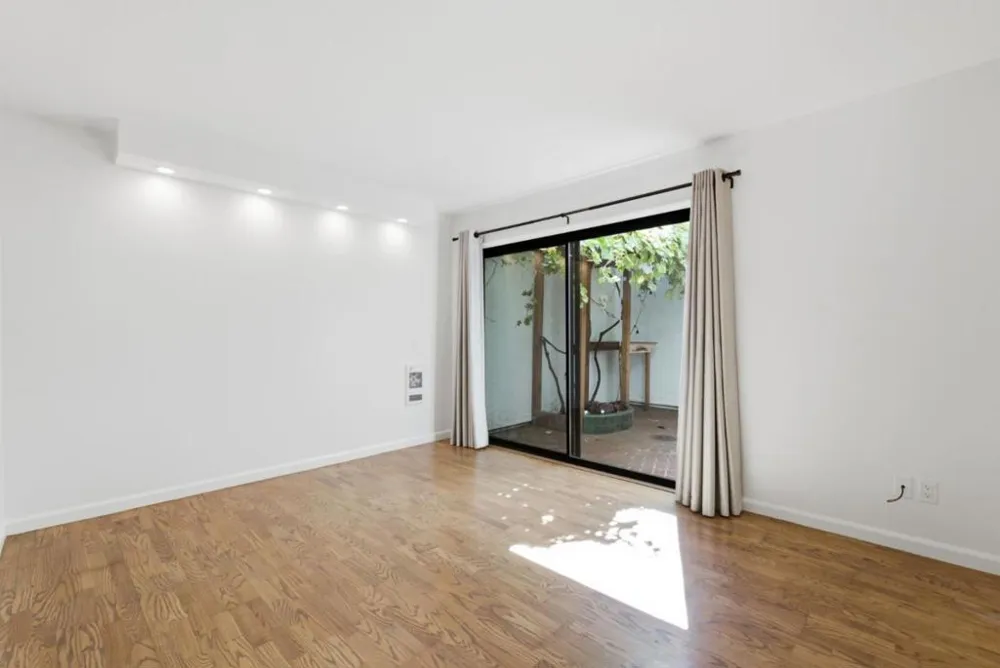 1919 Alameda De Las Pulgas #14 San Mateo, CA 94403