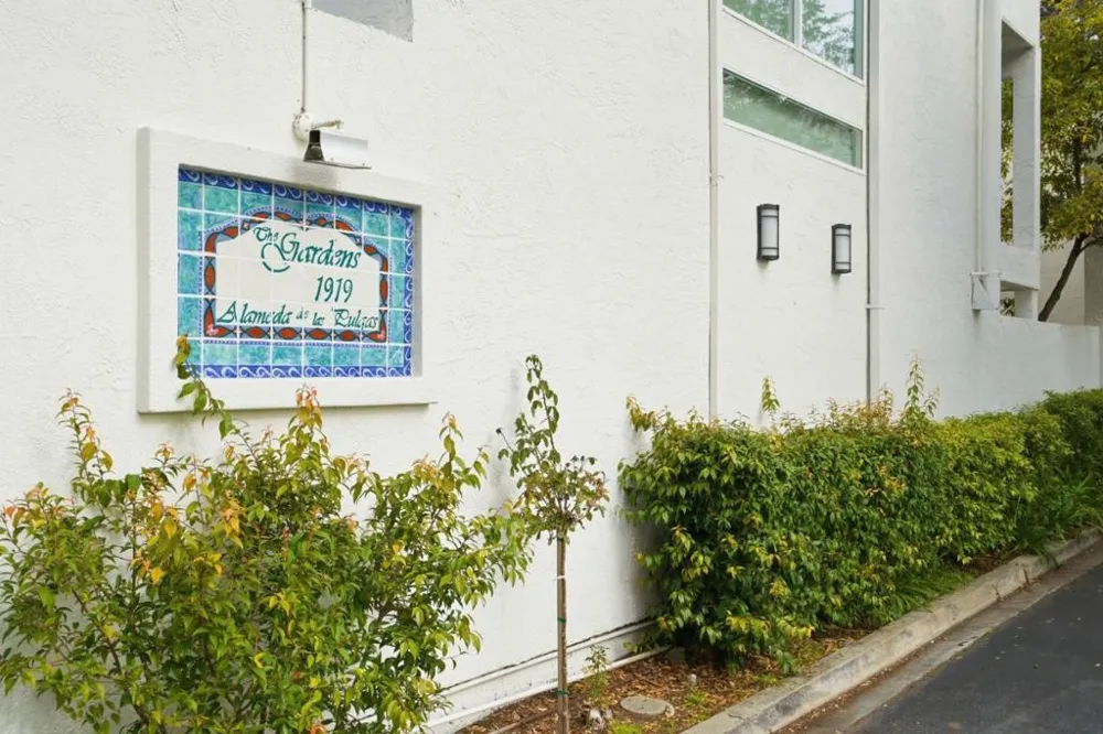 1919 Alameda De Las Pulgas #14 San Mateo, CA 94403