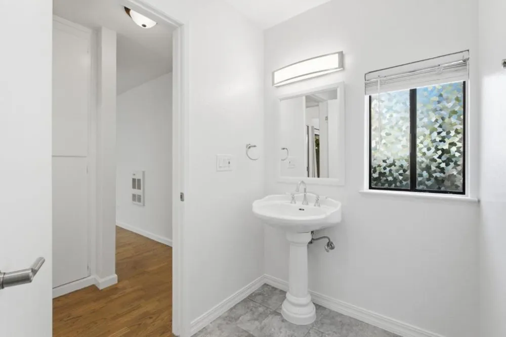1919 Alameda De Las Pulgas #14 San Mateo, CA 94403