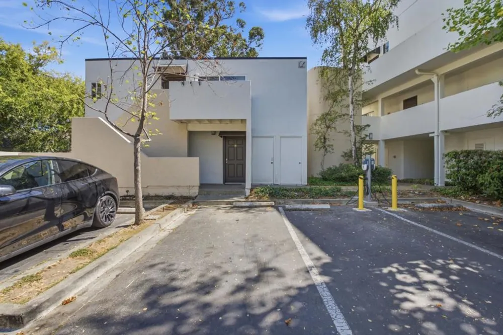 1919 Alameda De Las Pulgas #14 San Mateo, CA 94403