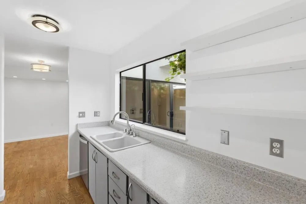 1919 Alameda De Las Pulgas #14 San Mateo, CA 94403