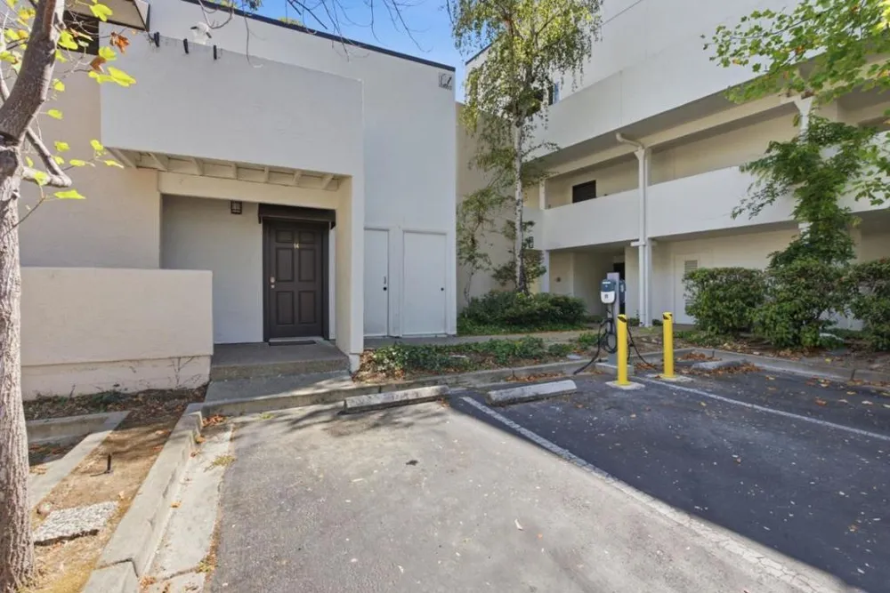 1919 Alameda De Las Pulgas #14 San Mateo, CA 94403