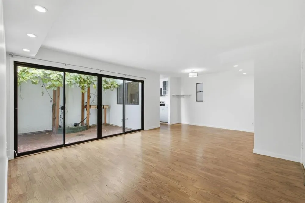 1919 Alameda De Las Pulgas #14 San Mateo, CA 94403