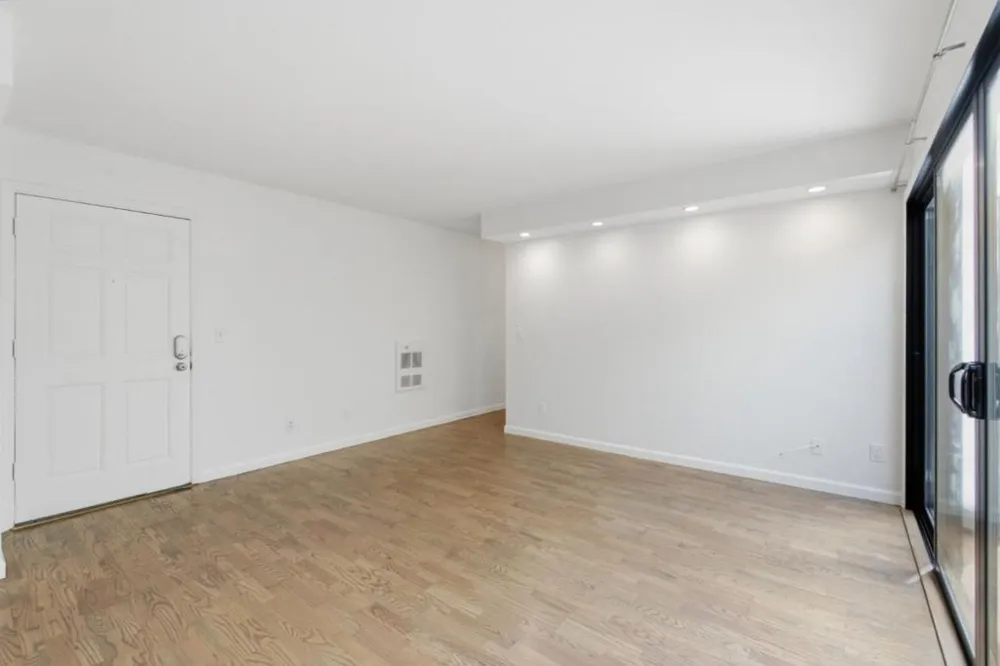 1919 Alameda De Las Pulgas #14 San Mateo, CA 94403