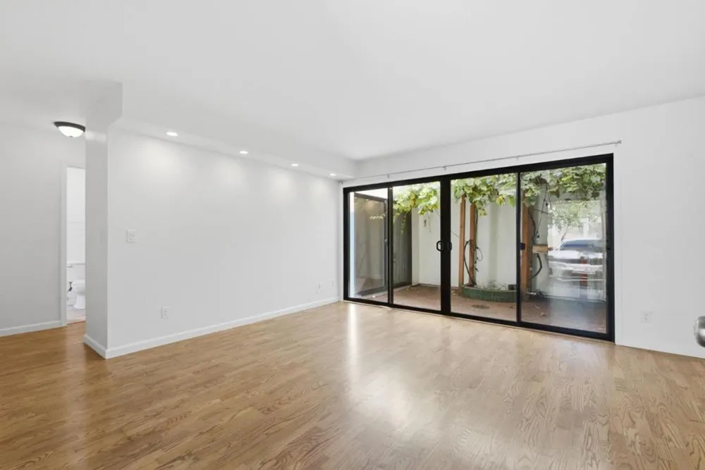 1919 Alameda De Las Pulgas #14 San Mateo, CA 94403