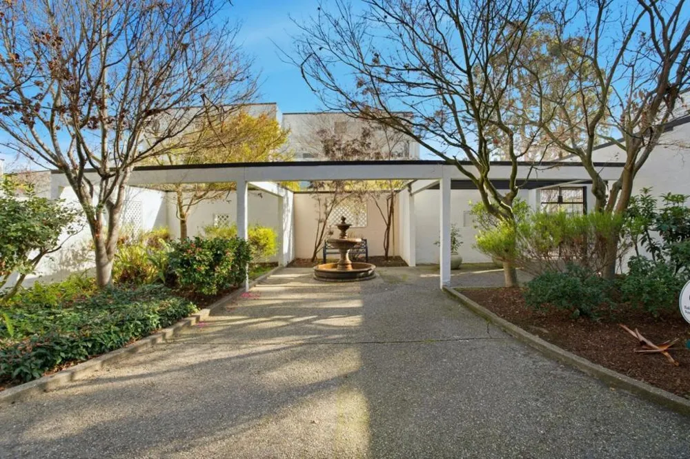 1919 Alameda De Las Pulgas #14 San Mateo, CA 94403