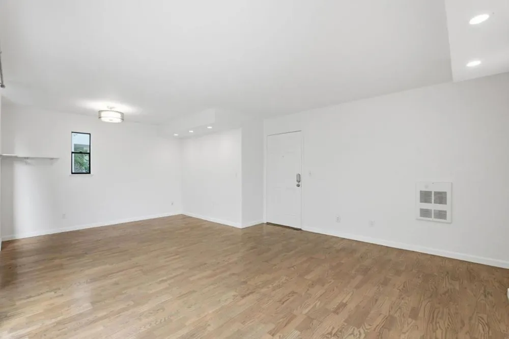 1919 Alameda De Las Pulgas #14 San Mateo, CA 94403