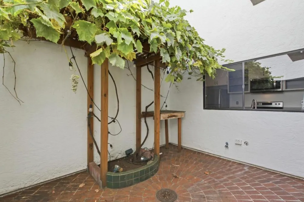 1919 Alameda De Las Pulgas #14 San Mateo, CA 94403