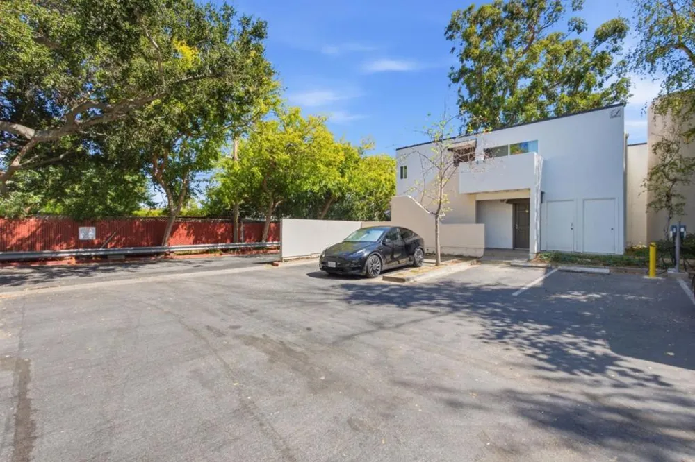 1919 Alameda De Las Pulgas #14 San Mateo, CA 94403