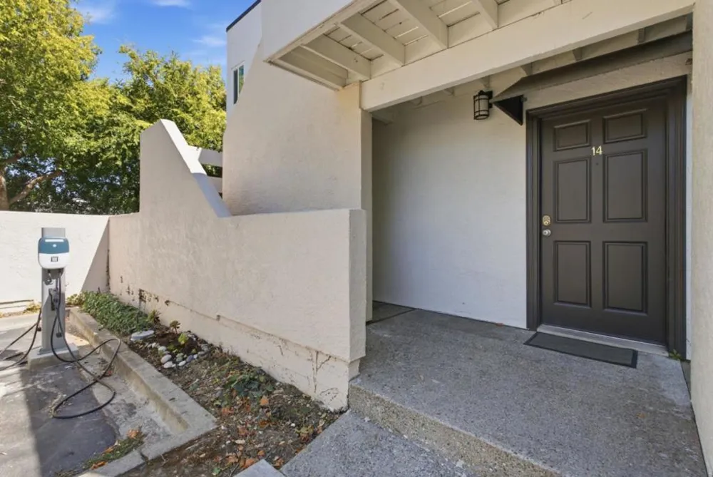 1919 Alameda De Las Pulgas #14 San Mateo, CA 94403