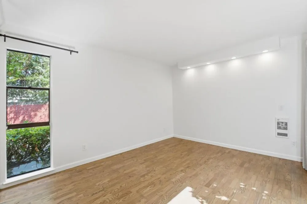 1919 Alameda De Las Pulgas #14 San Mateo, CA 94403