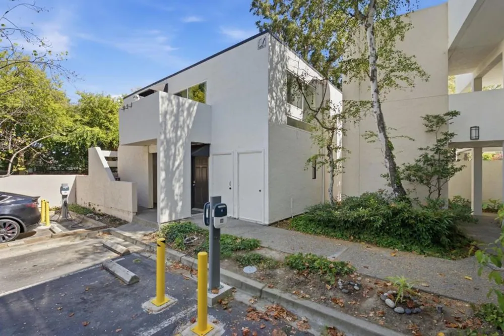 1919 Alameda De Las Pulgas #14 San Mateo, CA 94403