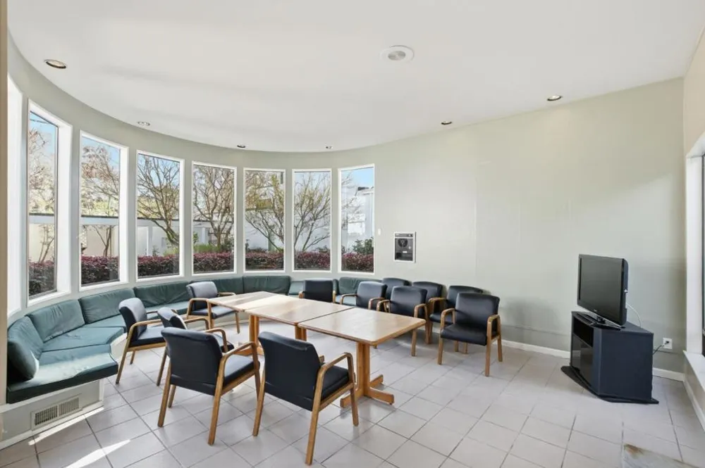 1919 Alameda De Las Pulgas #14 San Mateo, CA 94403