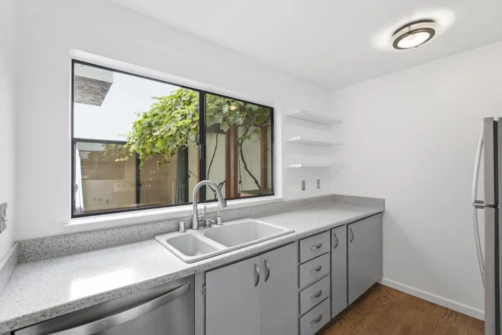 1919 Alameda De Las Pulgas #14 San Mateo, CA 94403