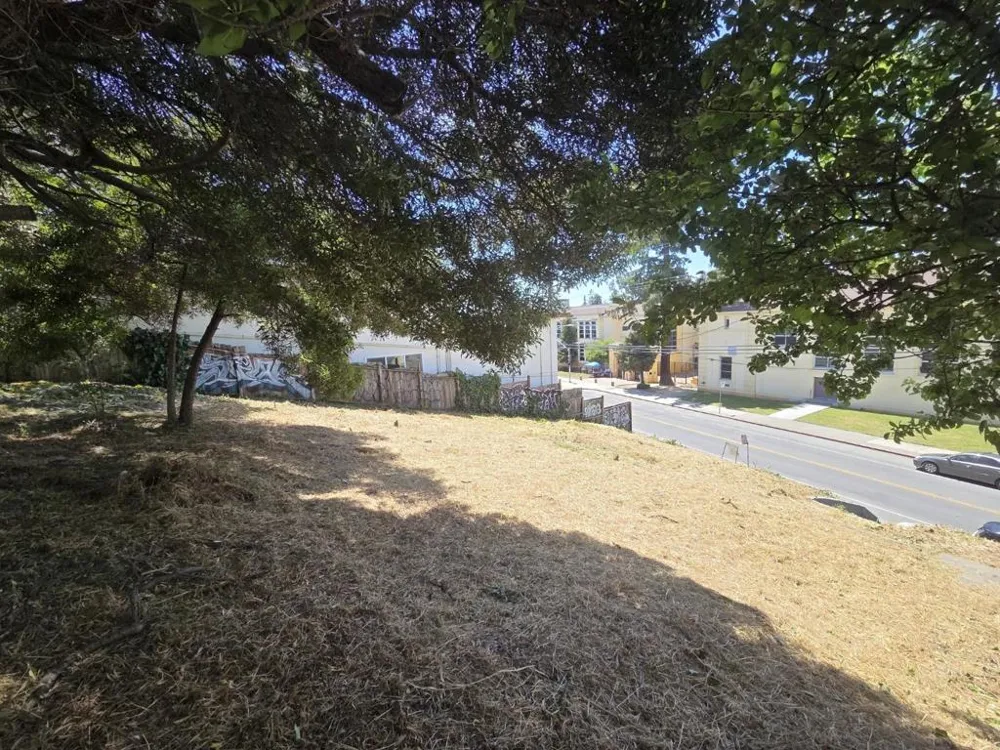 2120 35th Avenue Oakland, CA 94601