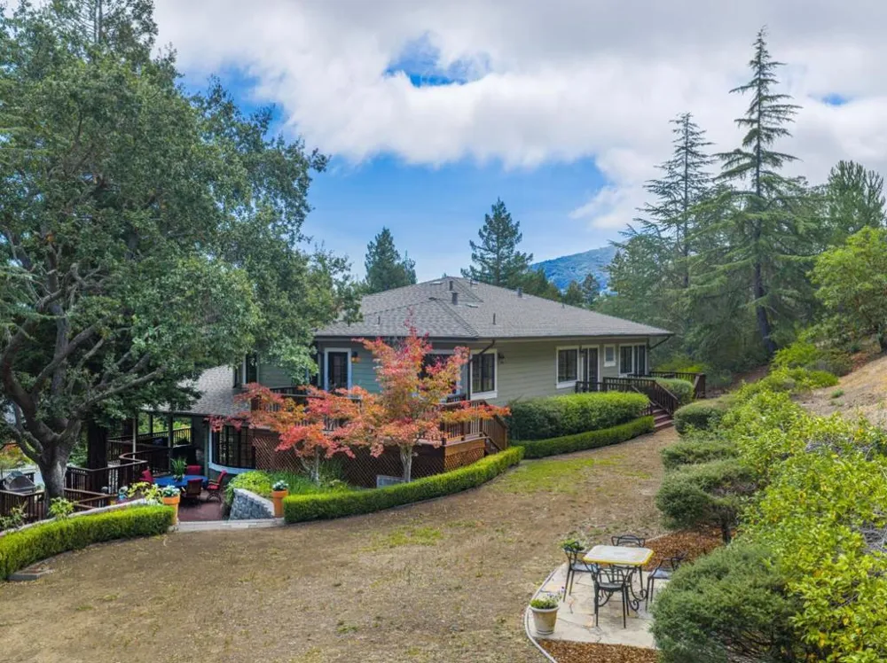 15723 Oak Knoll Drive Los Gatos, CA 95030
