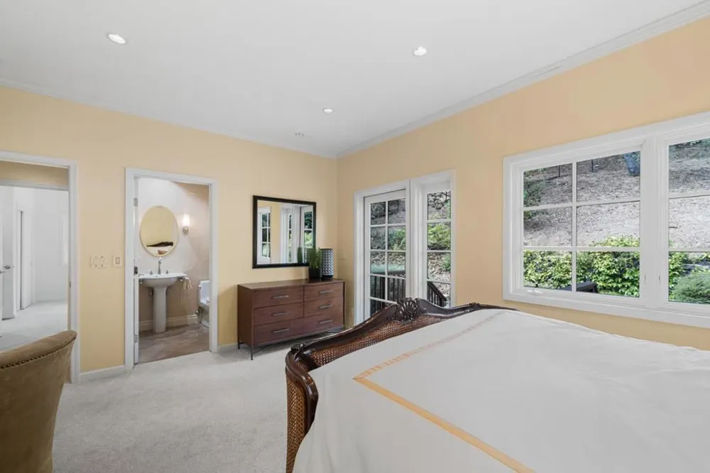 15723 Oak Knoll Drive Los Gatos, CA 95030