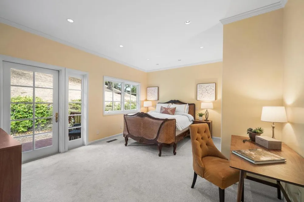 15723 Oak Knoll Drive Los Gatos, CA 95030