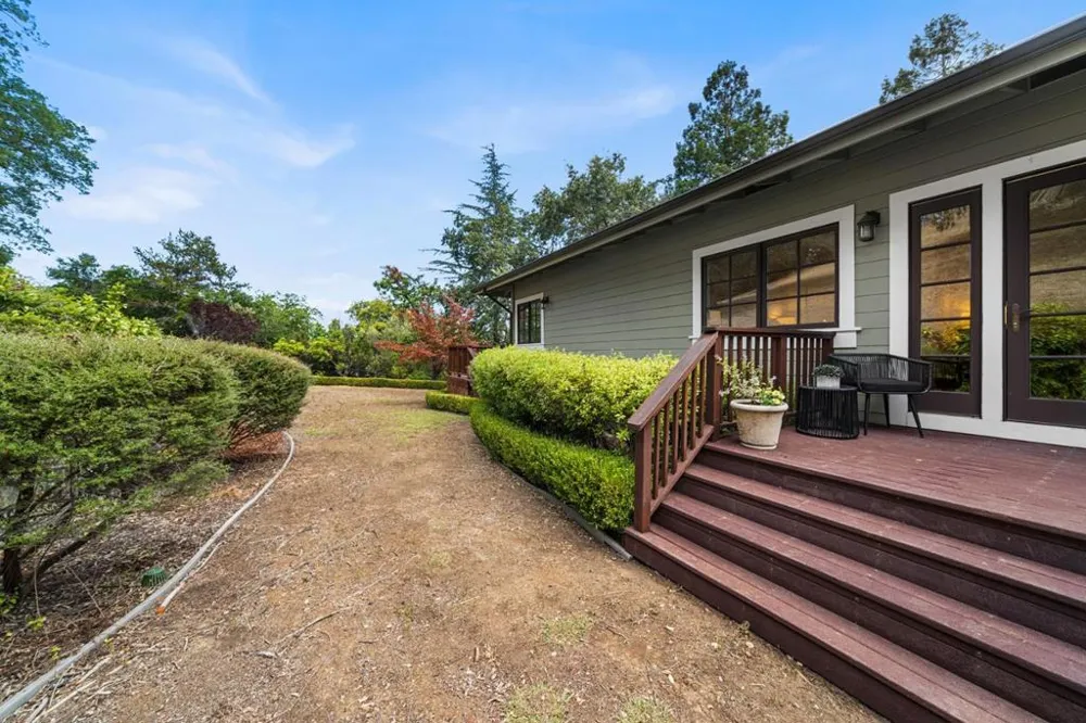 15723 Oak Knoll Drive Los Gatos, CA 95030