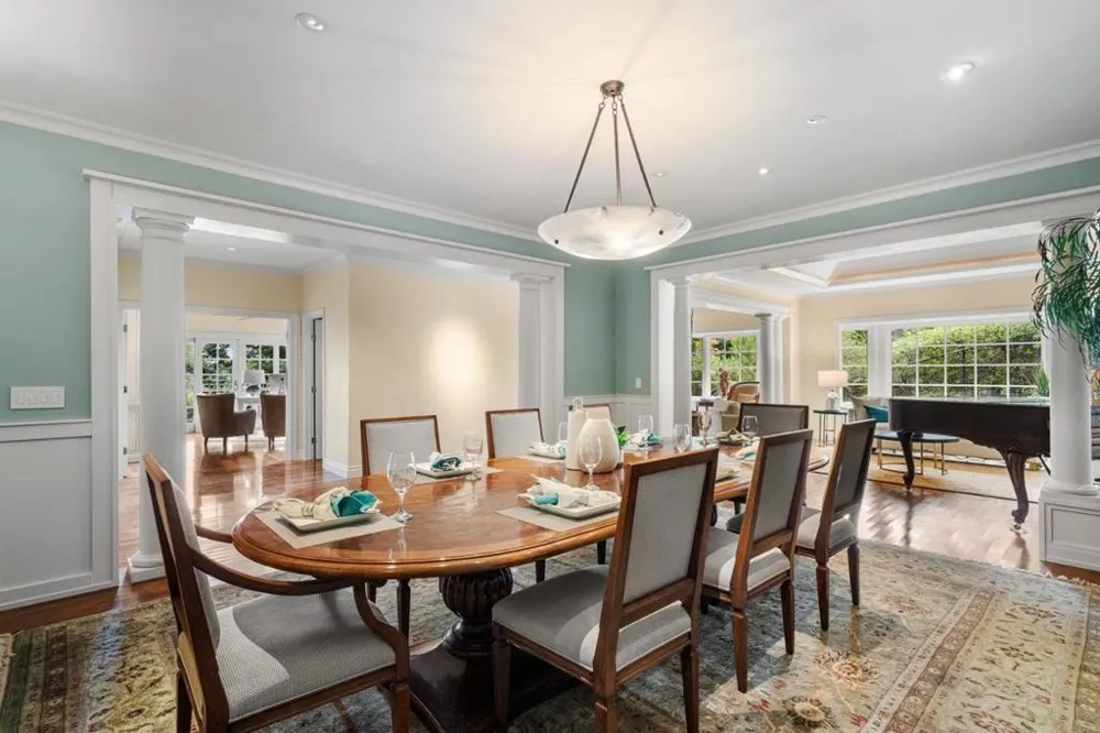 15723 Oak Knoll Drive Los Gatos, CA 95030