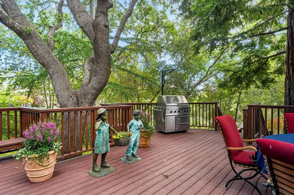 15723 Oak Knoll Drive Los Gatos, CA 95030
