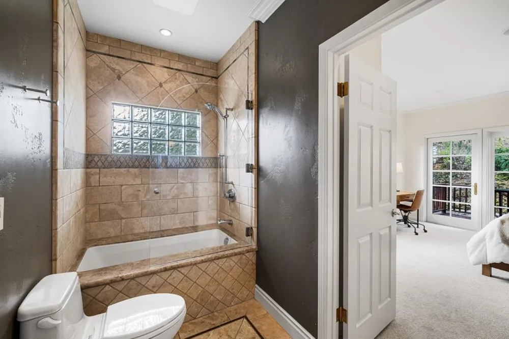 15723 Oak Knoll Drive Los Gatos, CA 95030