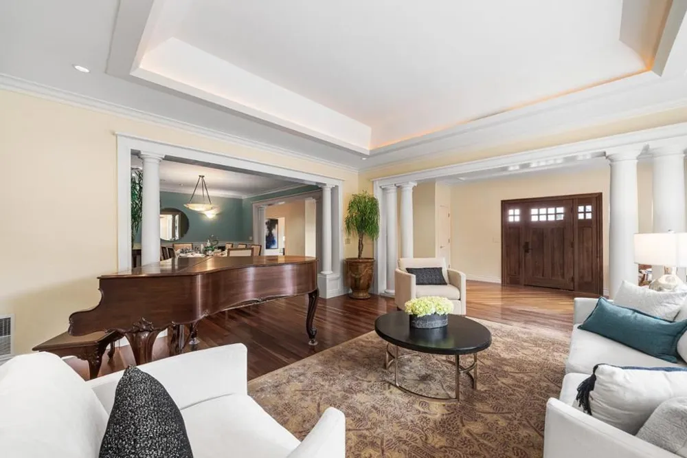 15723 Oak Knoll Drive Los Gatos, CA 95030