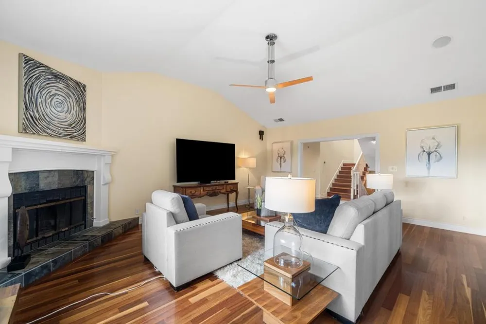 15723 Oak Knoll Drive Los Gatos, CA 95030