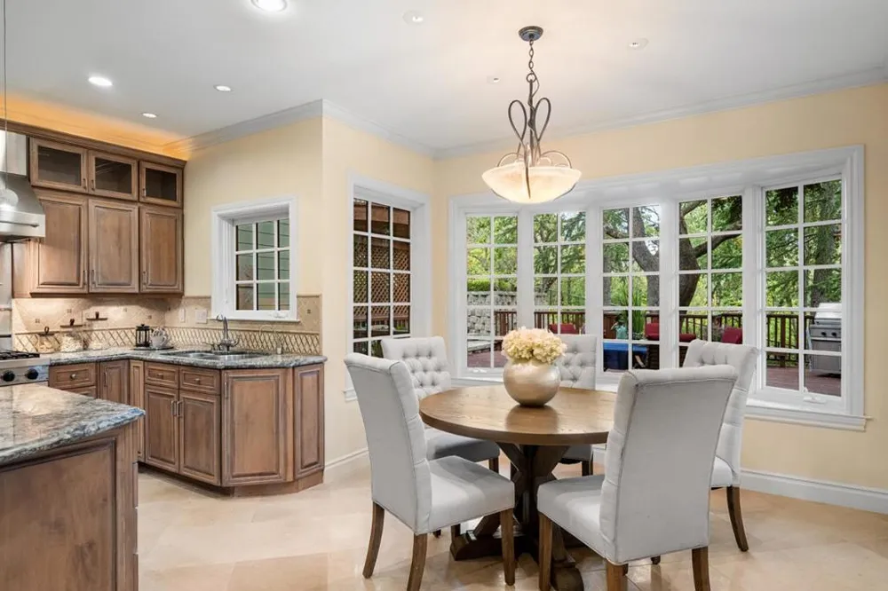 15723 Oak Knoll Drive Los Gatos, CA 95030