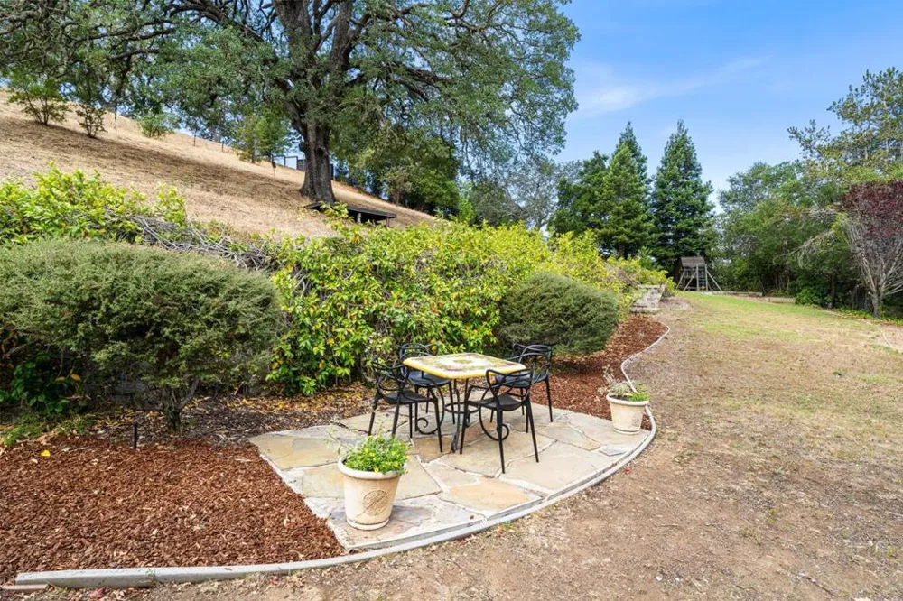 15723 Oak Knoll Drive Los Gatos, CA 95030