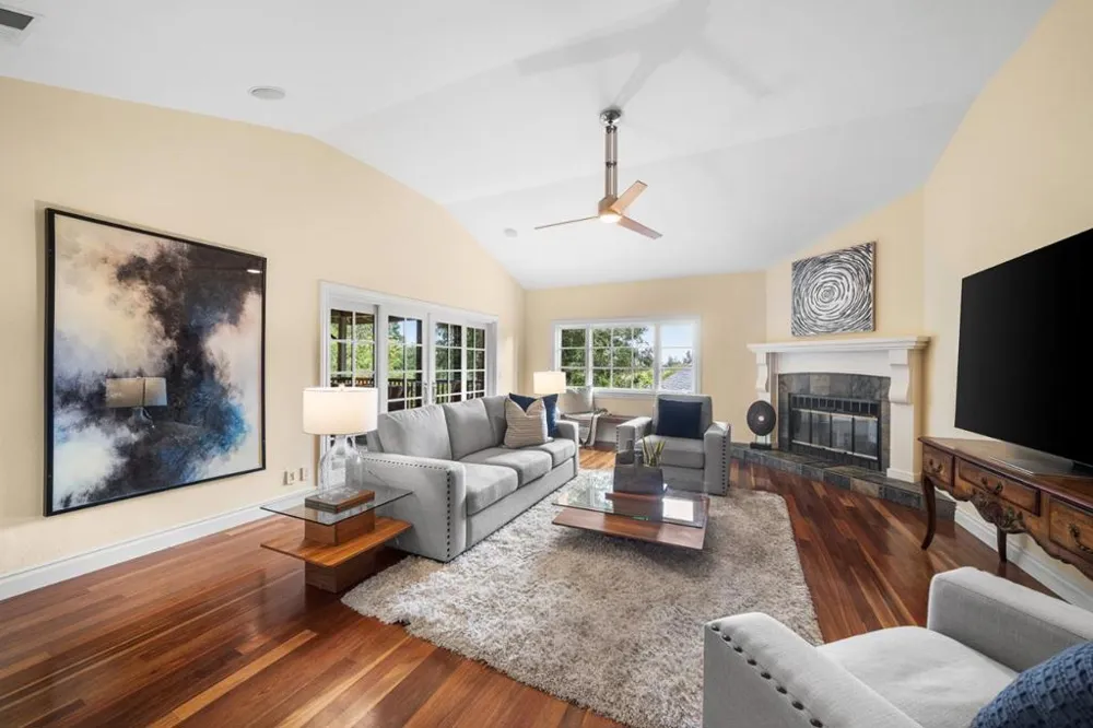 15723 Oak Knoll Drive Los Gatos, CA 95030