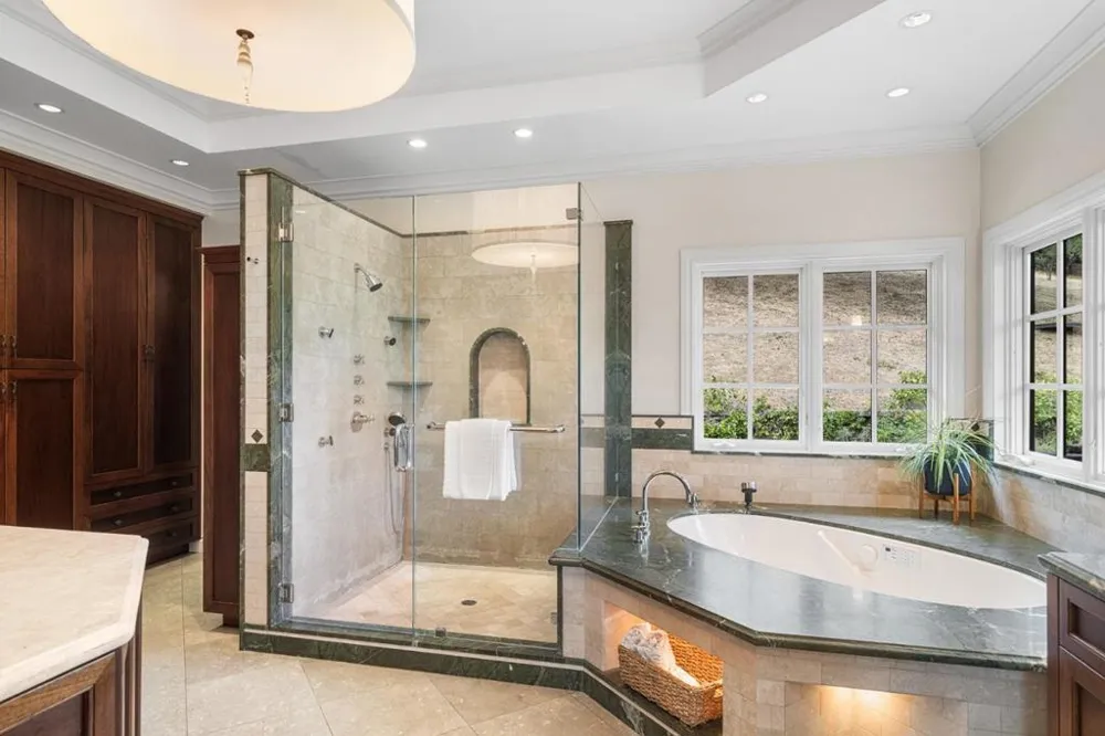 15723 Oak Knoll Drive Los Gatos, CA 95030