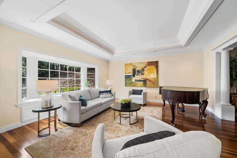 15723 Oak Knoll Drive Los Gatos, CA 95030